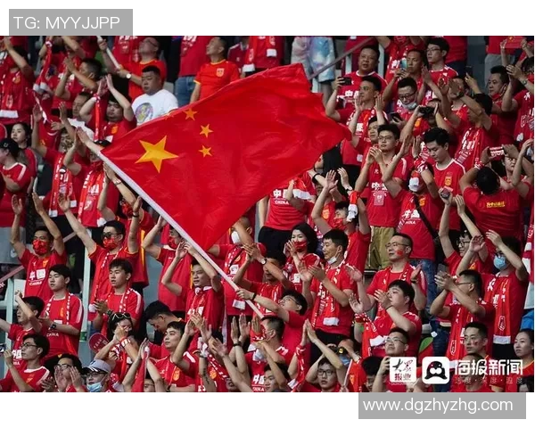 足球明星为勇士加油助威视频展现团结力量与激情时刻